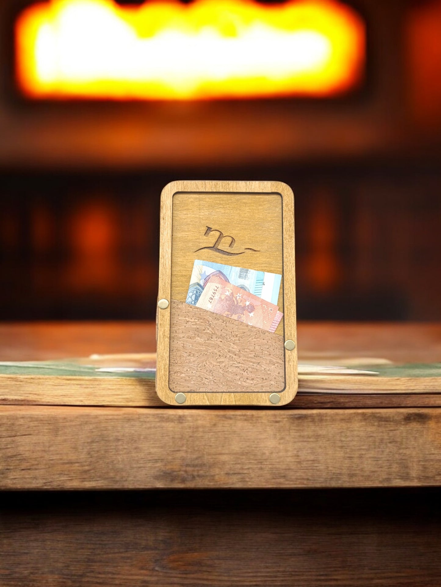 portaconto con pelle di sughero porta ricevuta Portaconto in legno personalizzato – Eleganza artigianale per la tua attività