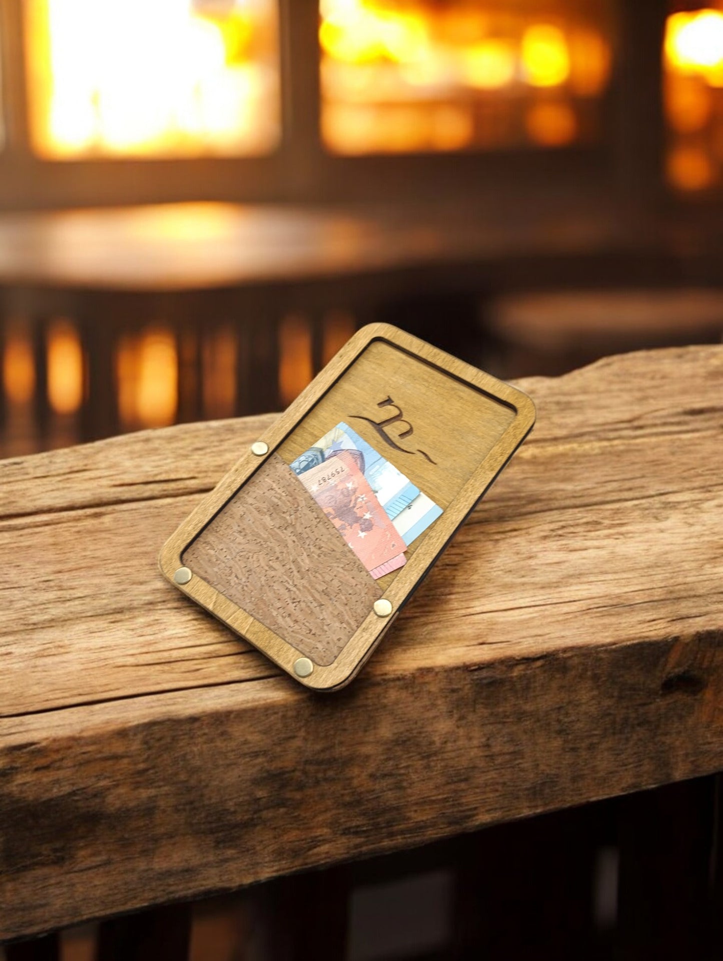 portaconto con pelle di sughero porta ricevuta Portaconto in legno personalizzato – Eleganza artigianale per la tua attività