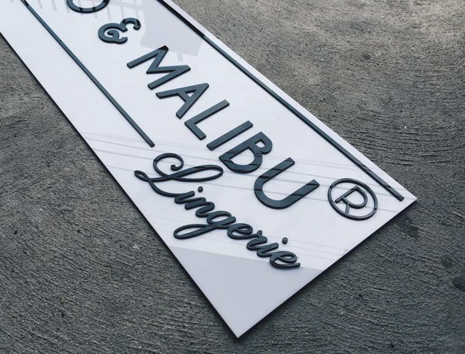 Insegna in plexiglas con lettere a rilievo personalizzata con il tuo logo ristoranti, hotel per interni ed esterni color oro lettere rilievo
