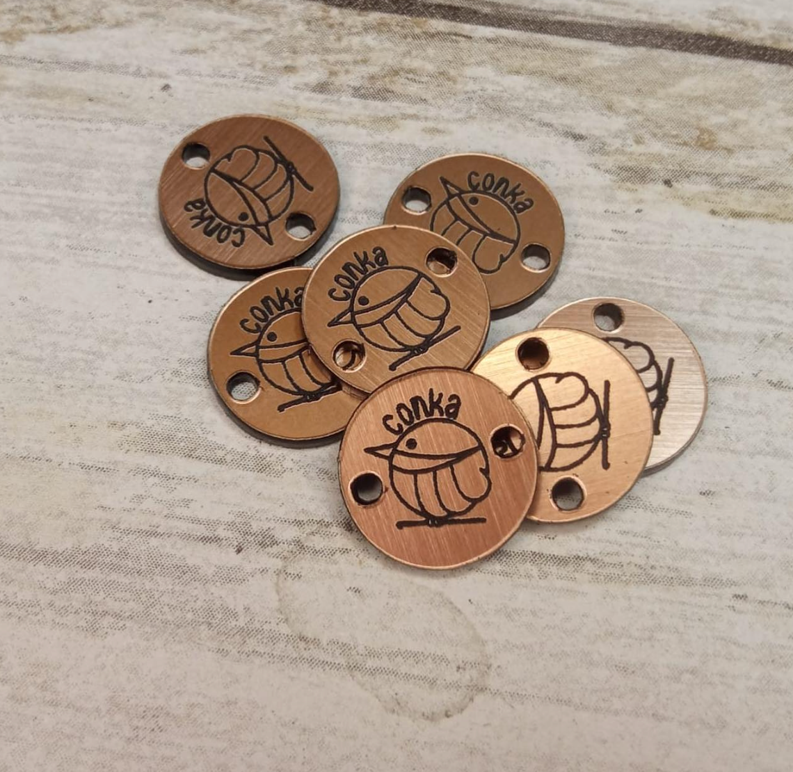 Etichette di prodotto tonde, etichette fatte a mano etichette personalizzate incise al laser, etichette di prodotti da cucito, oro, argento.