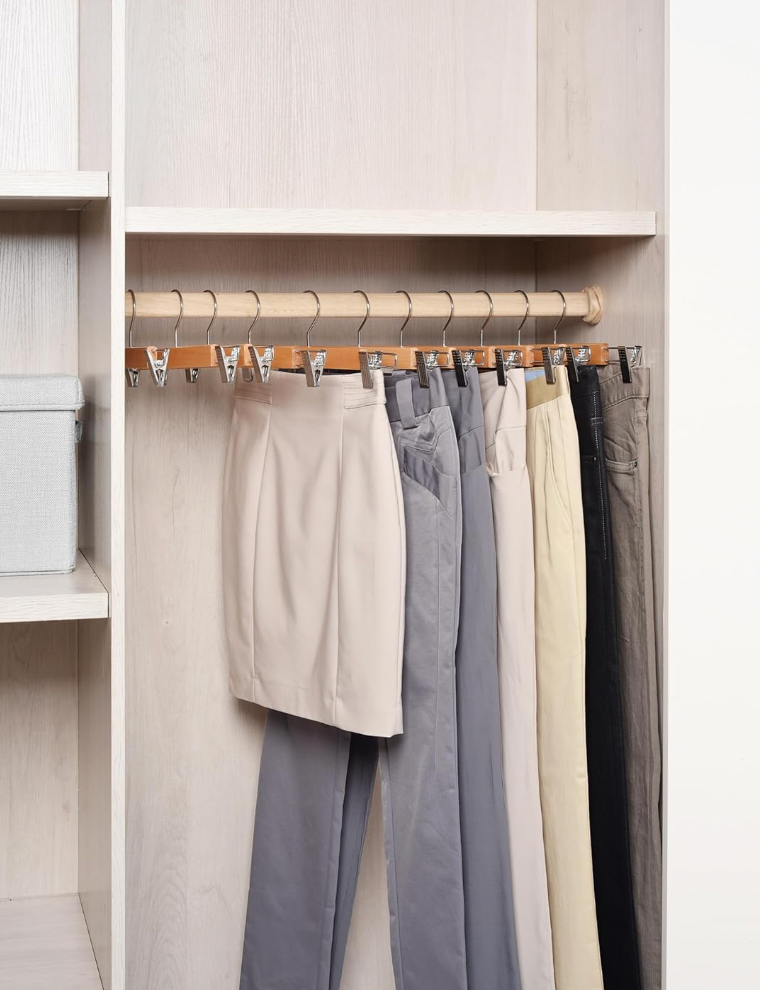 10 Pezzi 36cm Grucce bianche con incisione laser Appendiabiti in Legno Naturale Liscio Robusto per Pantaloni Gonna Calzino Biancheria Intima Mutande con Clips personalizzati con incisione laser logo