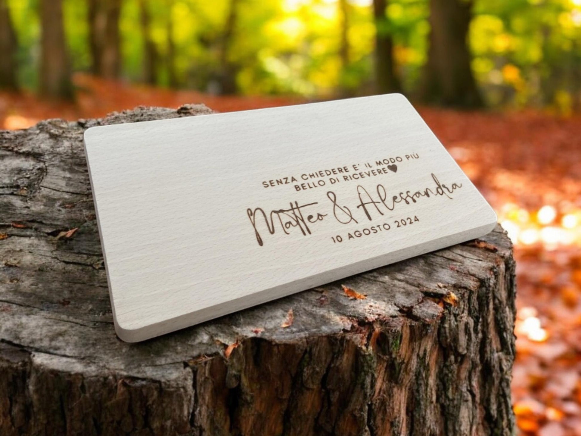 tagliere in legno ideale come bomboniera rustica o regalo idea regalo personalizzato con incisione laser