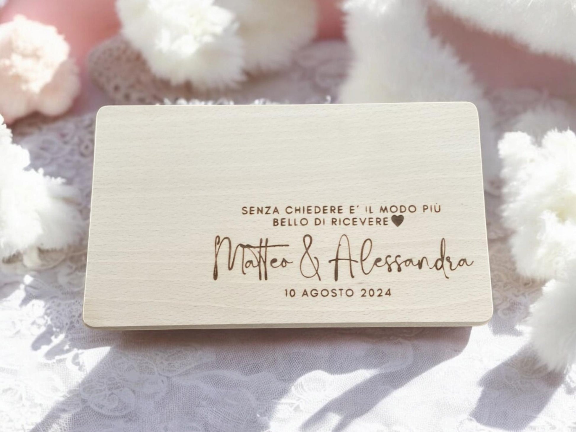 tagliere in legno ideale come bomboniera rustica o regalo idea regalo personalizzato con incisione laser