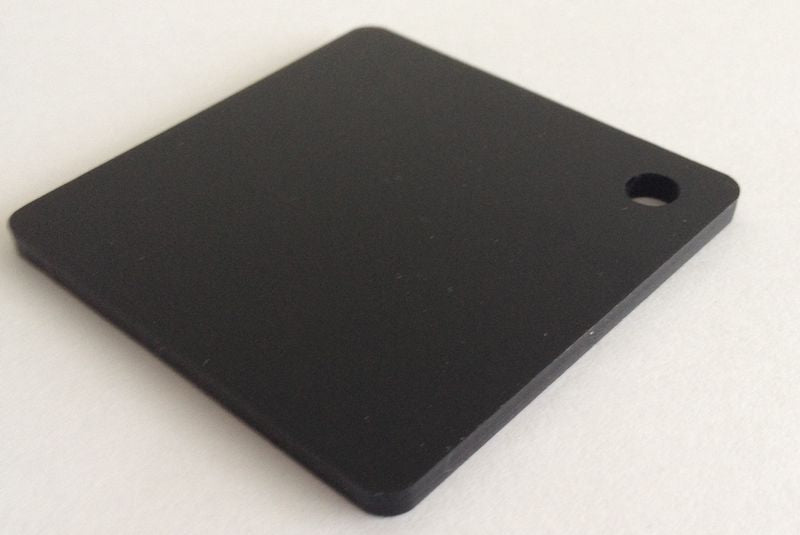 insegna a led retroilluminata in plexiglas nero con logo insegna neon rgb personalizzata oer negozio locale moderno in plex luminosa