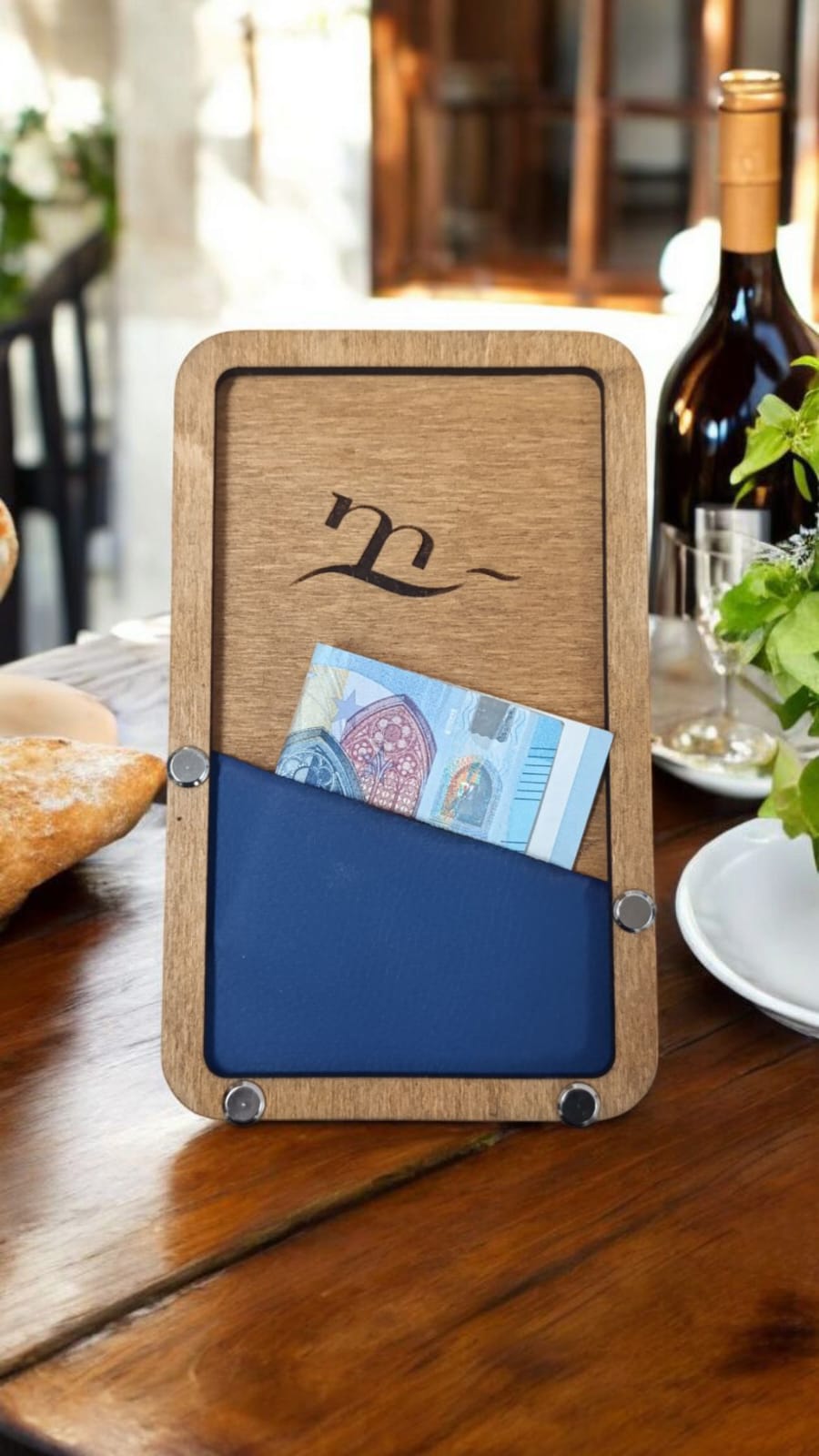 portaconto con ecopelle blu porta ricevuta Portaconto in legno personalizzato – Eleganza artigianale per la tua attività