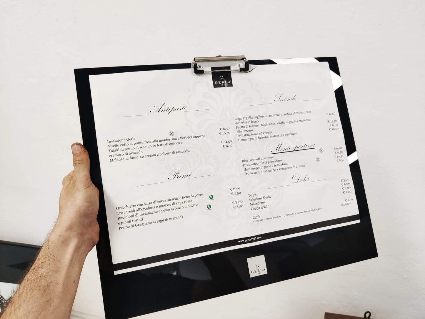 portamenu elegante formato a3 portafogli personalizzato con incisione laser logo ristorante economico