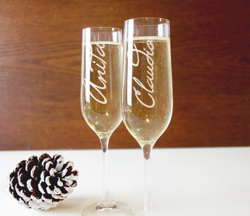Set di 2 bicchieri da champagne con incisione del nome e del fenicottero  Bicchieri di champagne personalizzati come regali di nozze -  Italia