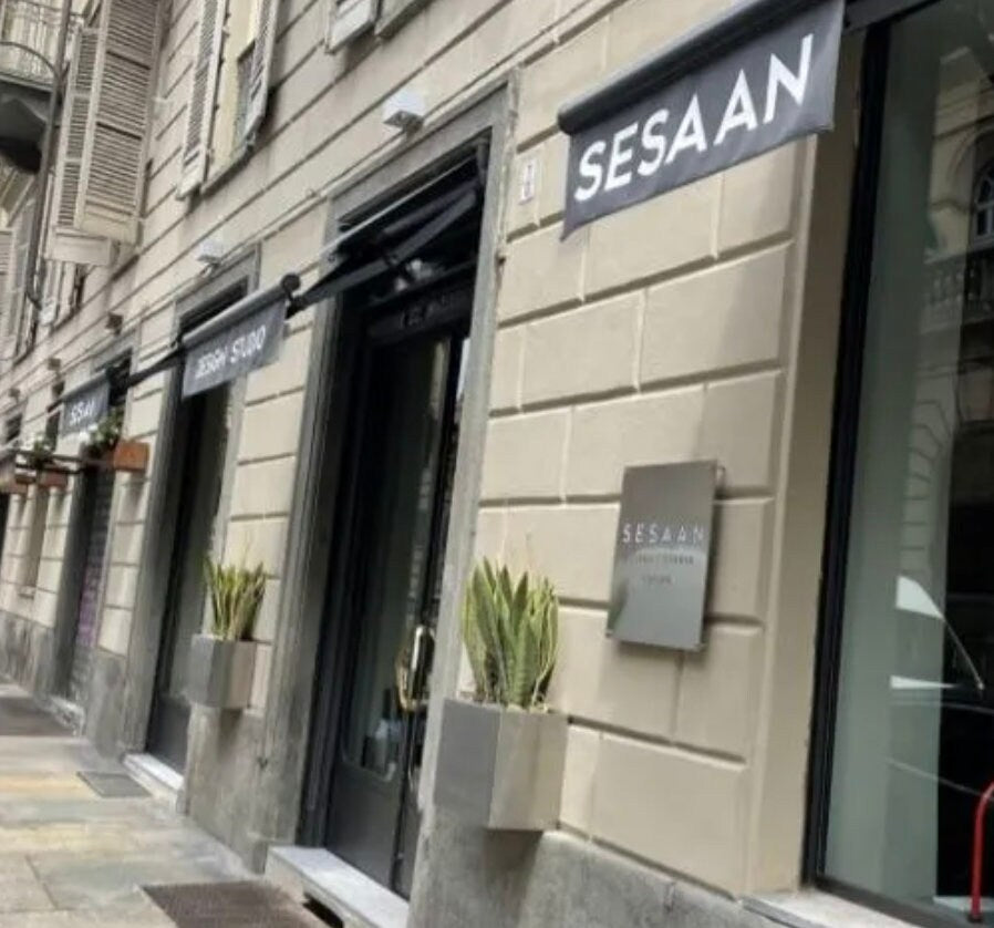 insegna a led retroilluminata in abs acciaio con logo insegna neon rgb personalizzata oer negozio locale moderno in acciaio luminosa