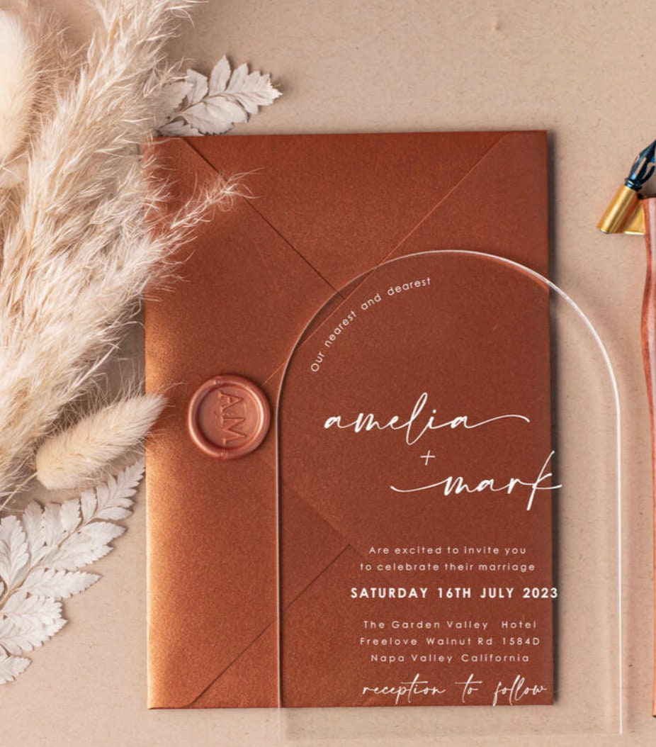 partecipazioni in plexiglas eleganti con incisione laser bianca per matrimonio sposi nozze invito plexiglas wedding invito plexiglas