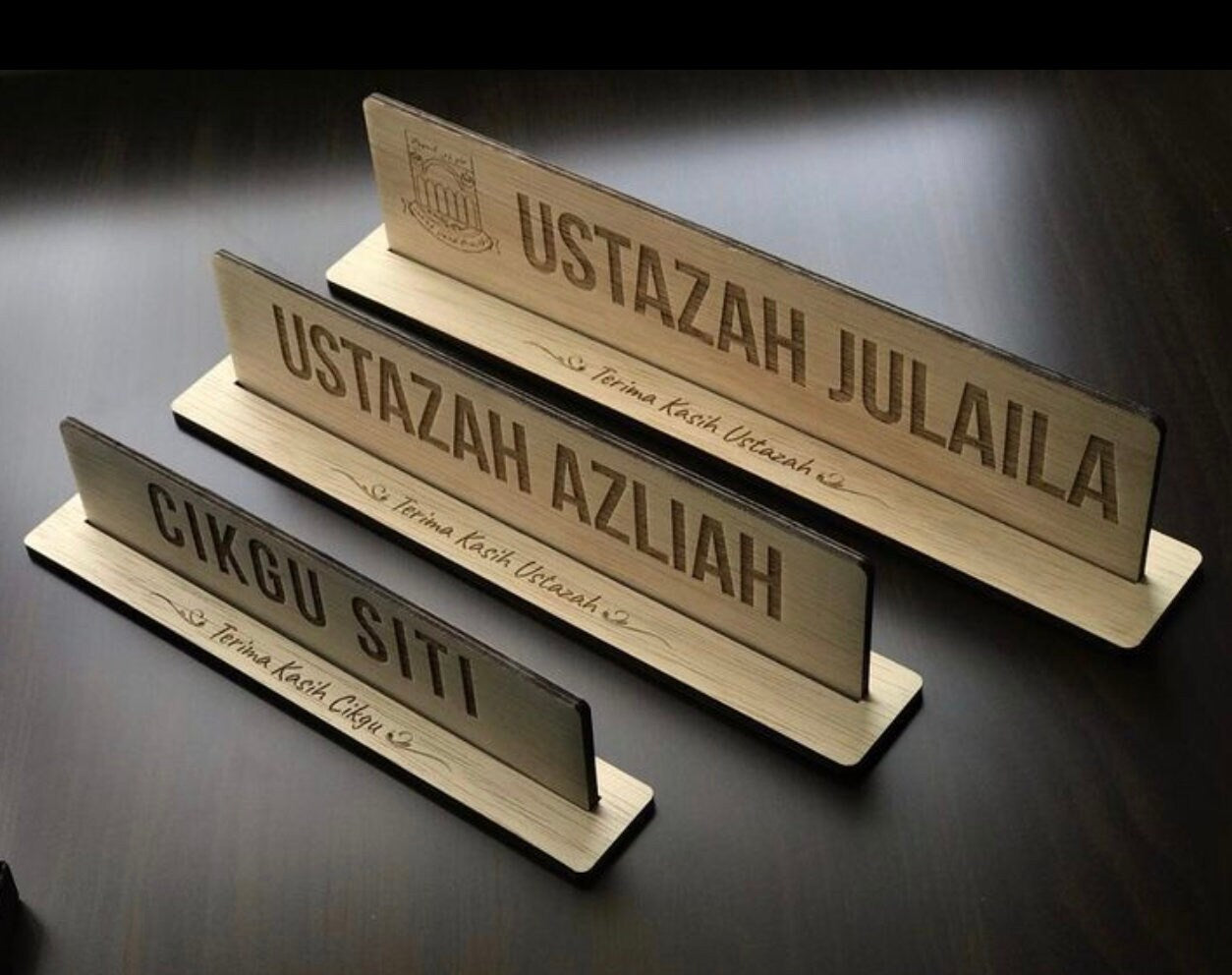 Targa Porta Ingresso Personalizzata Targa Personalizzata Per Ufficio O Scrivania - Scegli Il Tuo Nome E Colore! Targa Personalizzata Scrivania - Foto 10