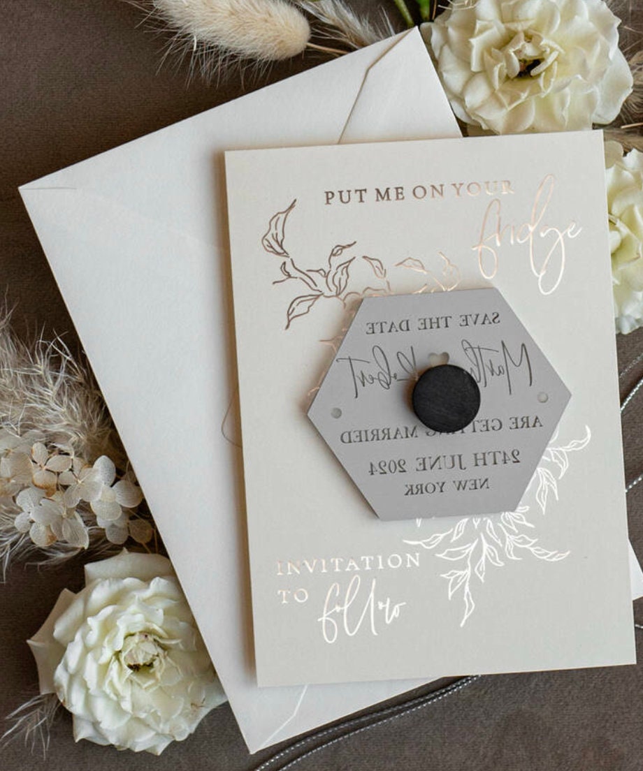 Bomboniera plexiglas magnete personalizzato inciso magnete save the date bomboniera personalizzata in legno matrimonio nozze cresima