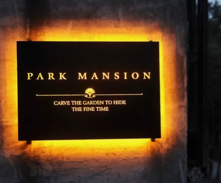 insegna a led retroilluminata in abs acciaio con logo insegna neon rgb personalizzata oer negozio locale moderno in acciaio luminosa