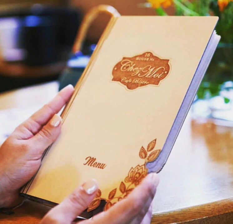 portamenu a4 personalizzati in legno con incisione laser fatti a mano portamenu su misura per ristorante pub bar stupisci i tuoi clienti