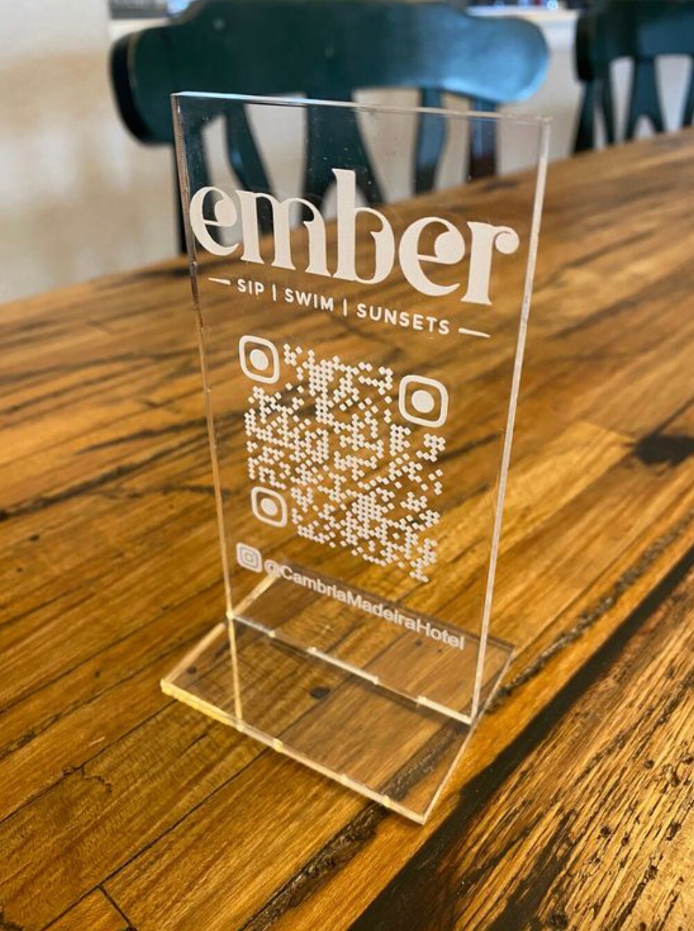 portamenu qr code Portamenu 10-50-100 pz in plexiglas personalizzati con incisione laser logo ristorante economico