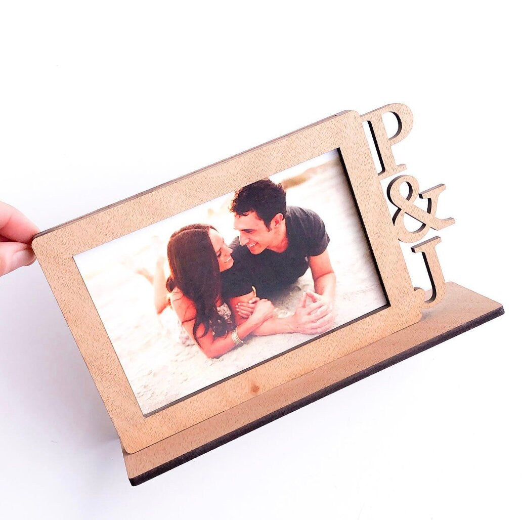 Cornice con iniziali personalizzata , Portafoto personalizzato, Regalo nascita, Regalo matrimonio, Regalo per nonni,Incisione laser