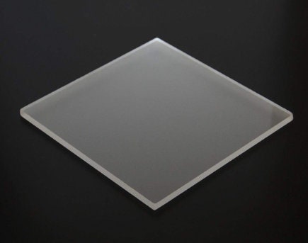 Plexiglass bianco satinato su misura – Taglio Laser Plexiglass