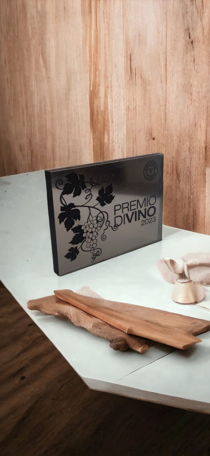 premio trofei personalizzati in legno ed acciaio con incisione laser per maratona basket calcio evento competizione