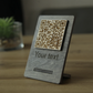 qr code cavaliere in legno con incisione personalizzata logo per ristorante bar pub locale rustico