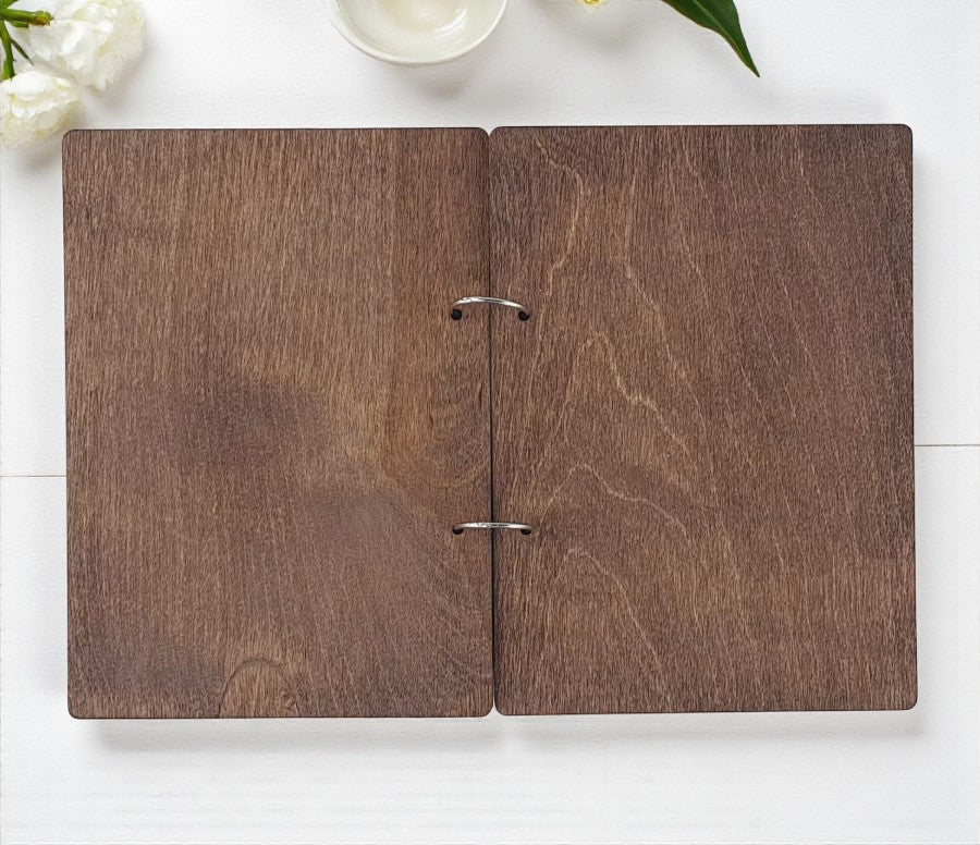 Portamenù in legno Personalizzati con Incisione Laser: Eleva la Tua Esperienza Gastronomica