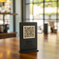 qr code cavalierino in legno noce scuro con incisione personalizzata logo per ristorante bar pub locale rustico