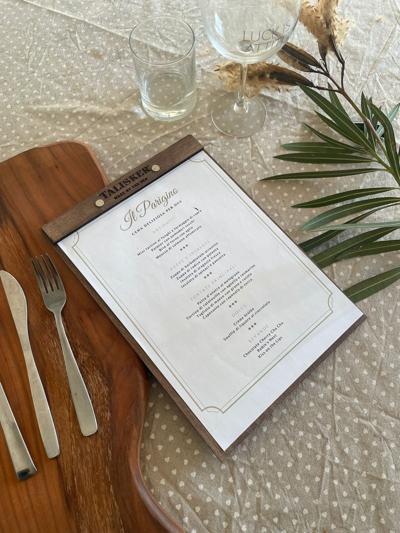 menu in legno  personalizzati in legno con incisione laser fatti a mano portamenu su misura per ristorante pub bar formato a5