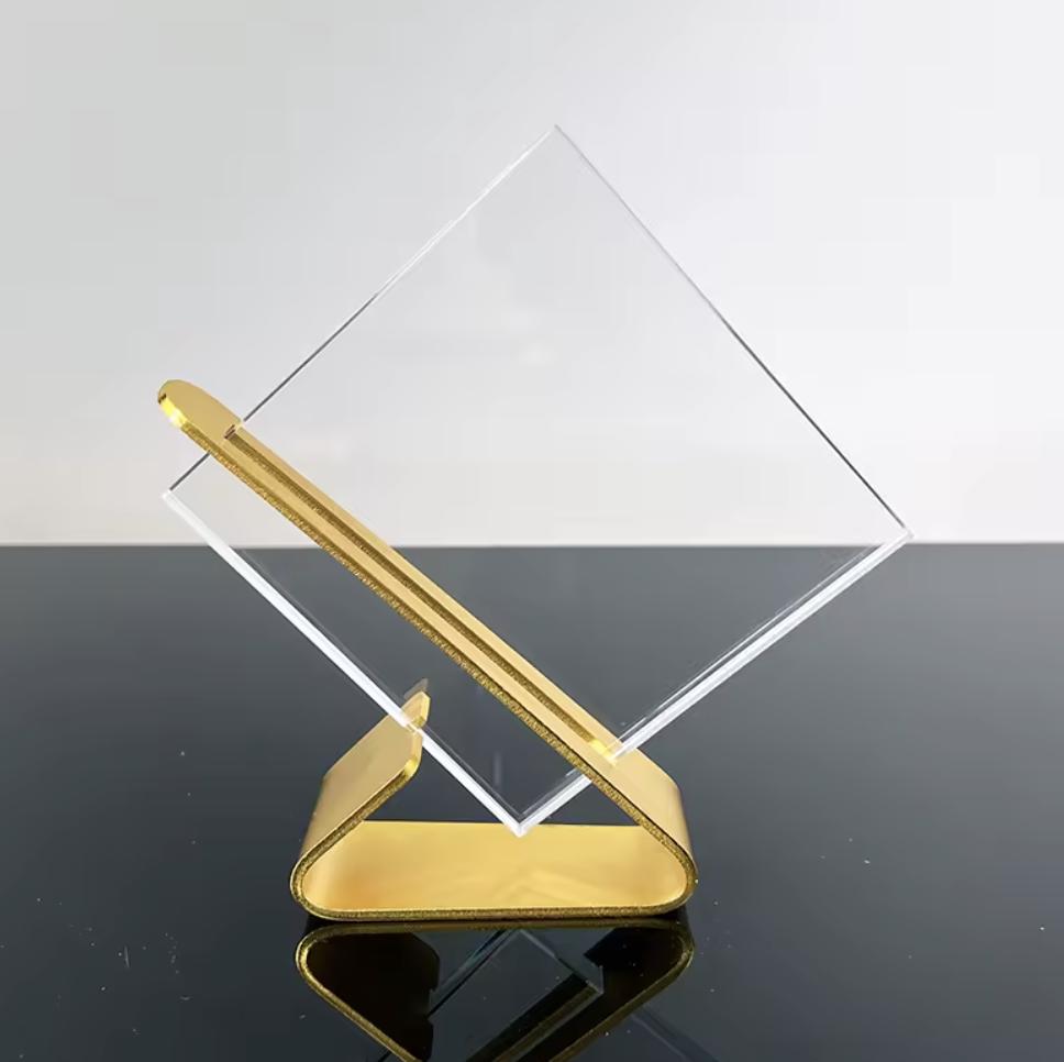 Targa celebrativa in plexiglass con finitura premio personalizzato abbinato a cornice flessibile in ottone, targa moderna