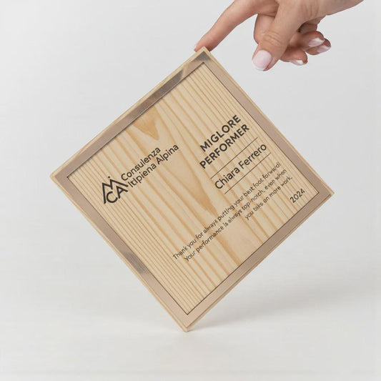 Trofeo in legno quadrato oro ecosostenibile , premio quadrato personalizzato abbinato a cornice flessibile in ottone, targa green