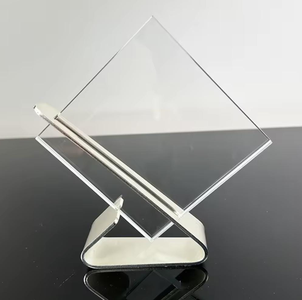 Targa celebrativa in plexiglass con finitura premio personalizzato abbinato a cornice flessibile in ottone, targa moderna