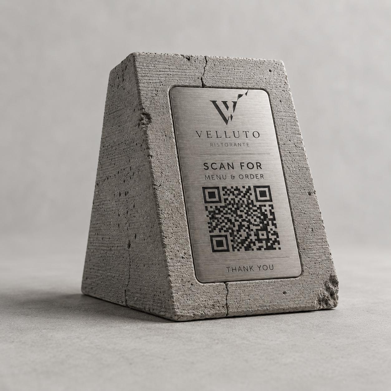 QR Code in pla effetto cemento e nero total black brutalist Personalizzato | Segnaposto Ristorante Elegante | Menu Digitale Menu Cavaliere
