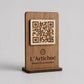 QR Code in legno color noce chiaro personalizzato, segnatavolo inciso laser per menu digitale ristorante bar hotel
