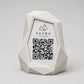 Portamenu QR Code Design Low-Poly | Supporto da Tavolo giallo Stampa 3D e Targhetta Incisa | Segnatavolo Personalizzato Hotel Pizzeria