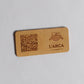 targhetta in legno noce con incisione logo ristorante personalizzato, segnatavolo inciso laser per menu digitale ristorante bar hotel