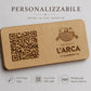 targhetta in legno noce con incisione logo ristorante personalizzato, segnatavolo inciso laser per menu digitale ristorante bar hotel