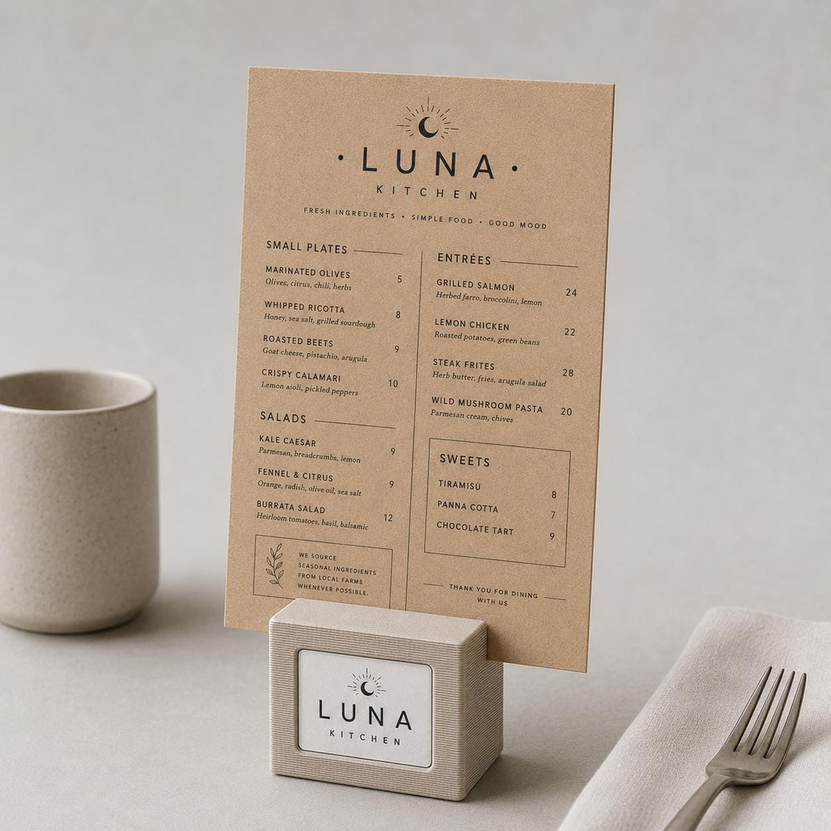 Base quadrata con 7x7x7cm in plastica menu fai da te Porta Menu e Segnatavolo Personalizzato in Stampa 3D per menu in cartoncino formato A5