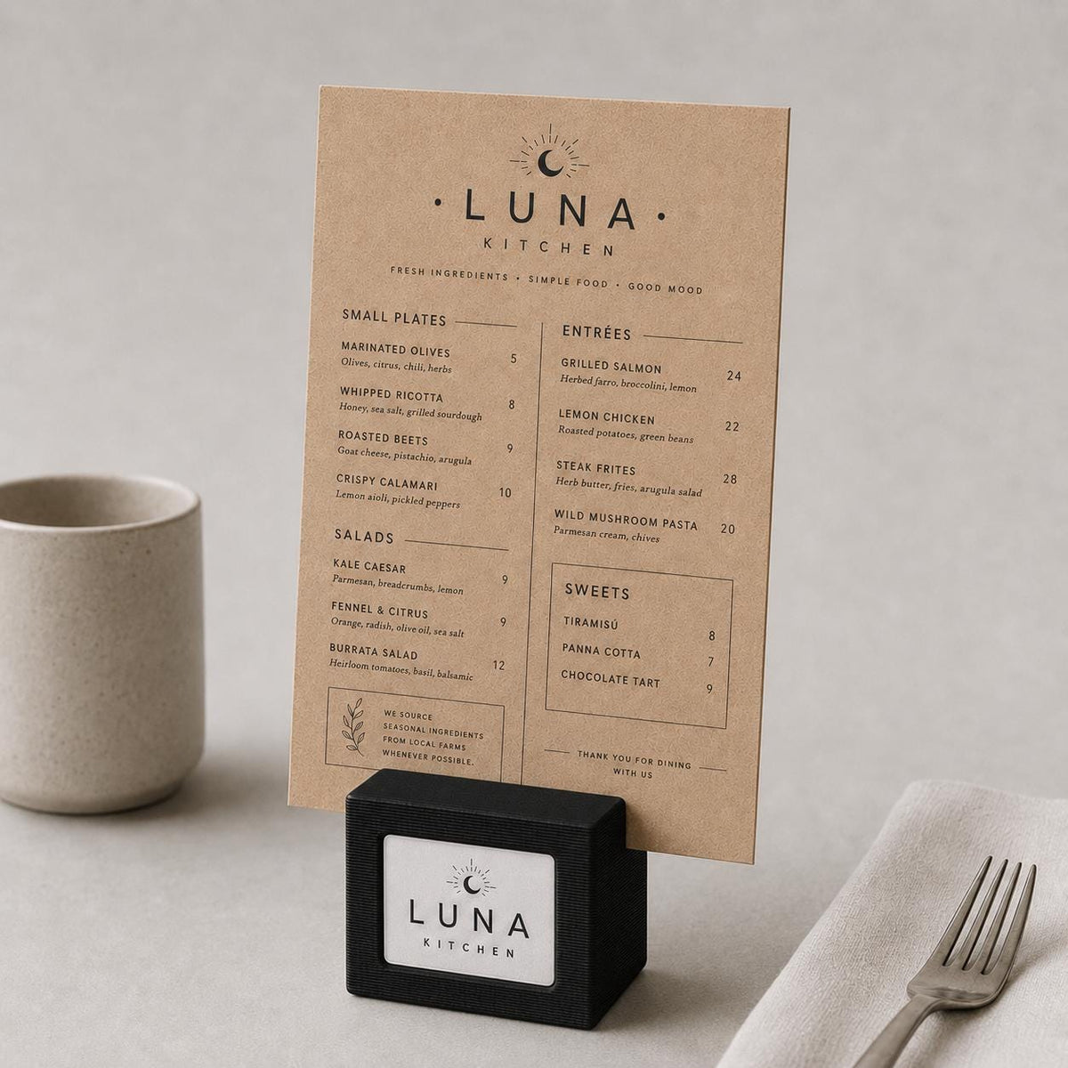 Basetta quadrata 7x7x7cm in plastica menu fai da te Porta Menu e Segnatavolo Personalizzato in Stampa 3D per menu in cartoncino formato A5