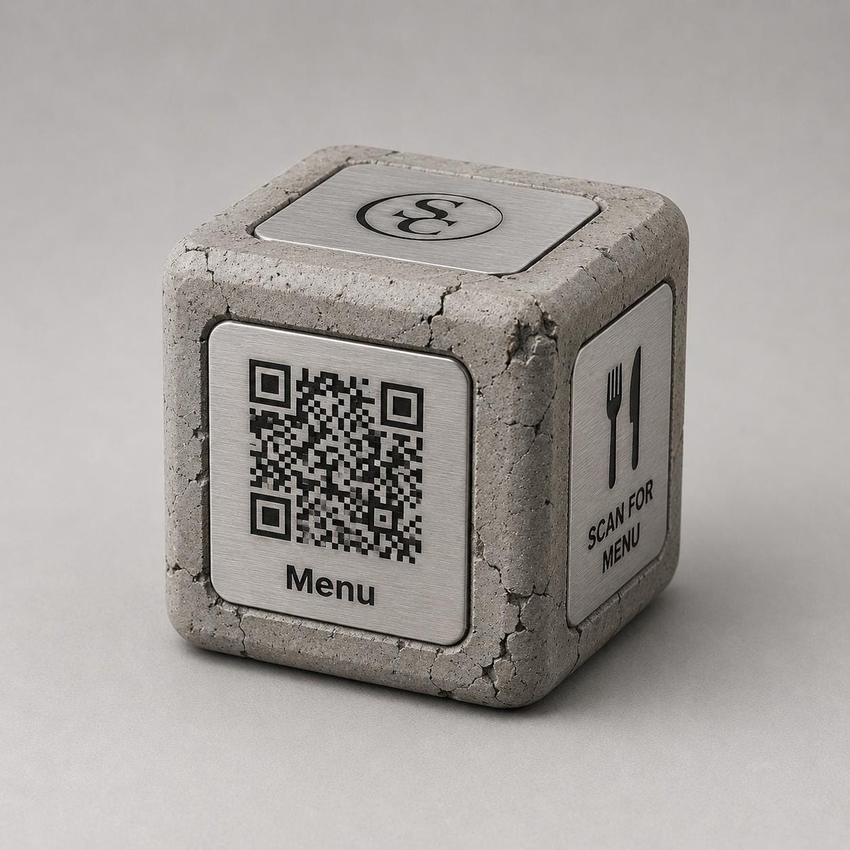 Cubo steampunk cemento e rame Espositore QR Code Personalizzato | Effetto cemento Menu Digitale, Social Media, Wi-Fi | Stampa 3D e Incisione