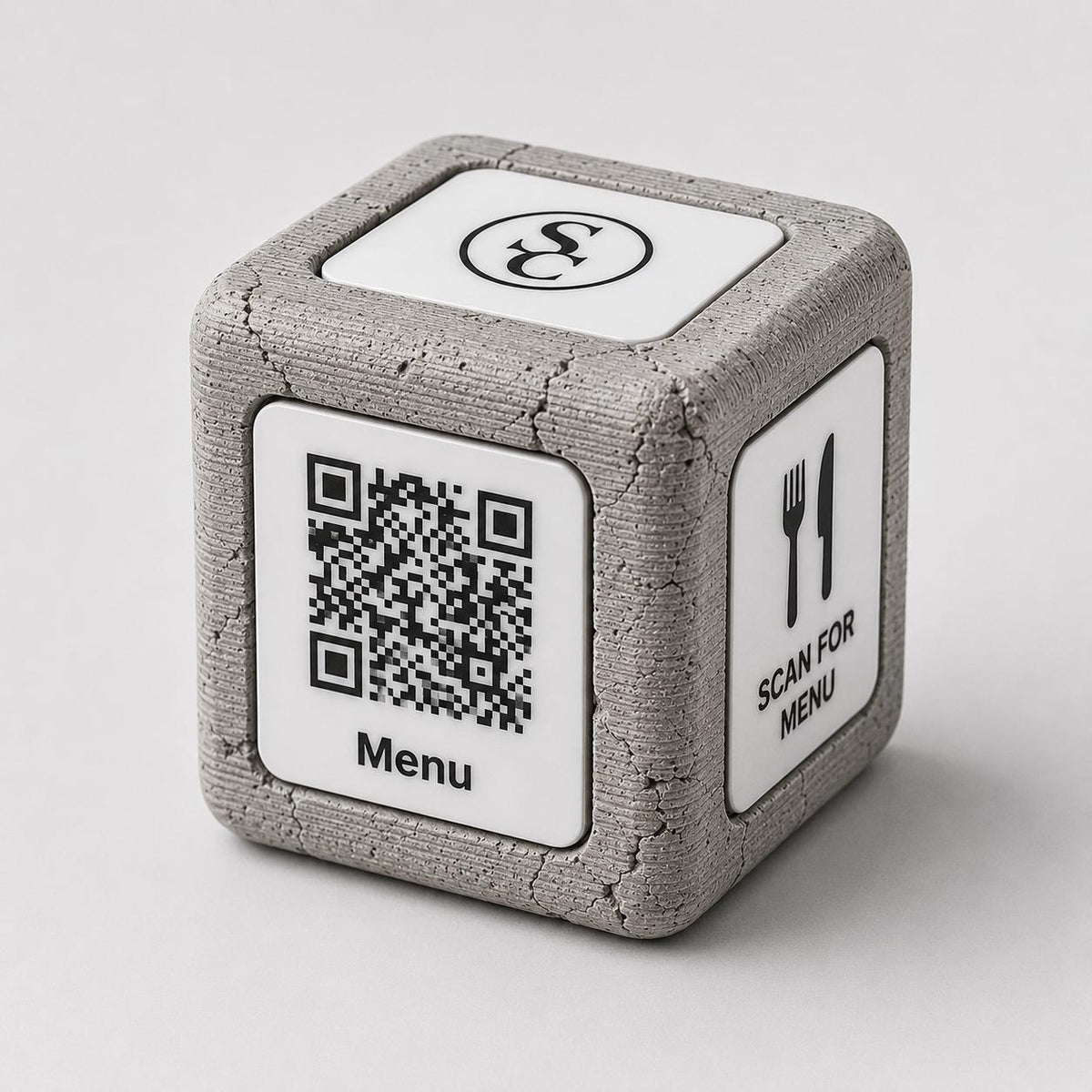 Cubo brutalista nero Espositore QR Code Personalizzato | Effetto cemento Menu Digitale, Social Media, Wi-Fi | Stampa 3D e Incisione Laser |