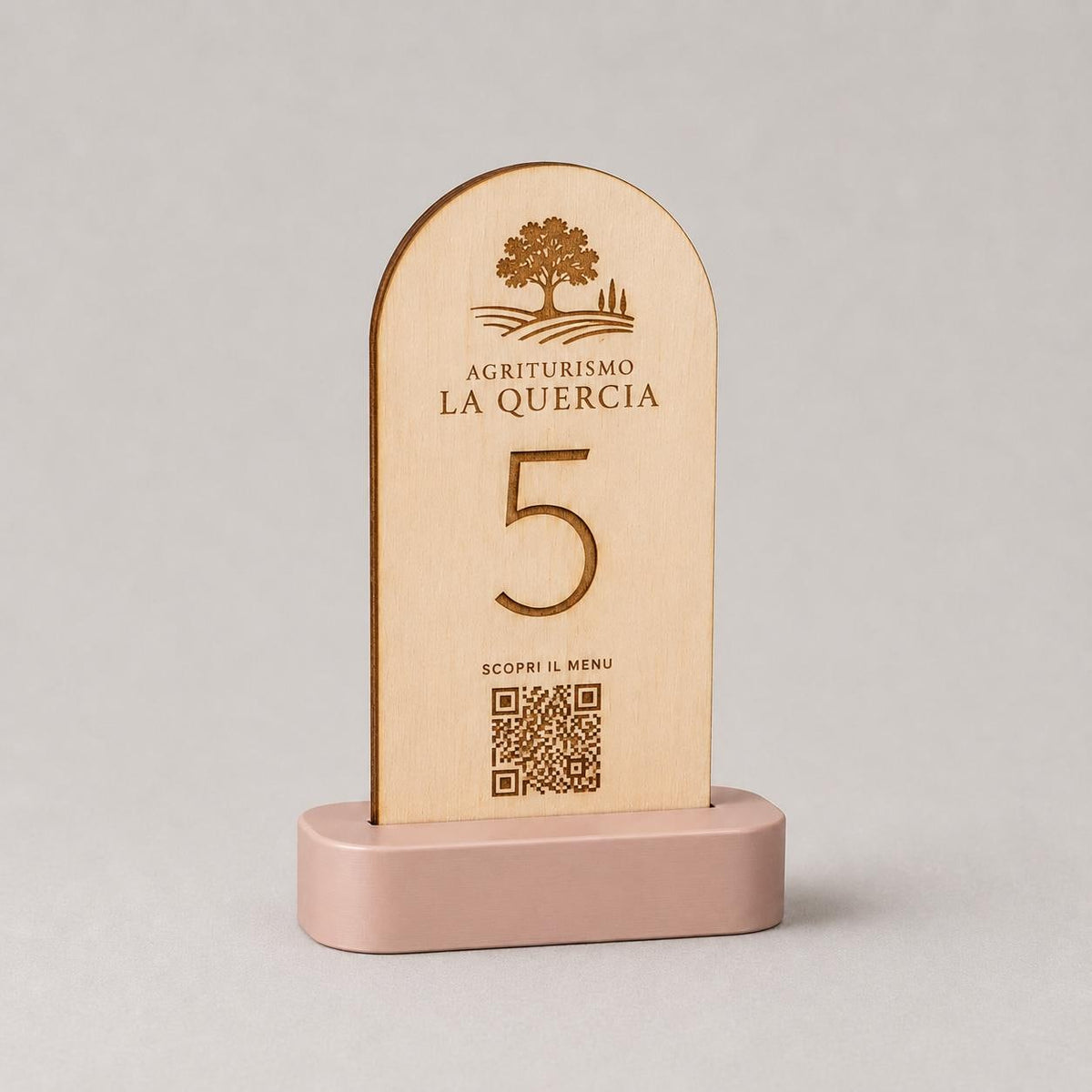 Portanumero incisoo al laser in legno Tavolo Azzurro con QR Code Personalizzato | Stand in Legno di Pioppo e Base 3D | Segnatavolo