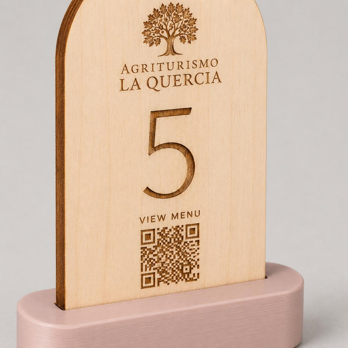 Portanumero incisoo al laser in legno Tavolo Azzurro con QR Code Personalizzato | Stand in Legno di Pioppo e Base 3D | Segnatavolo