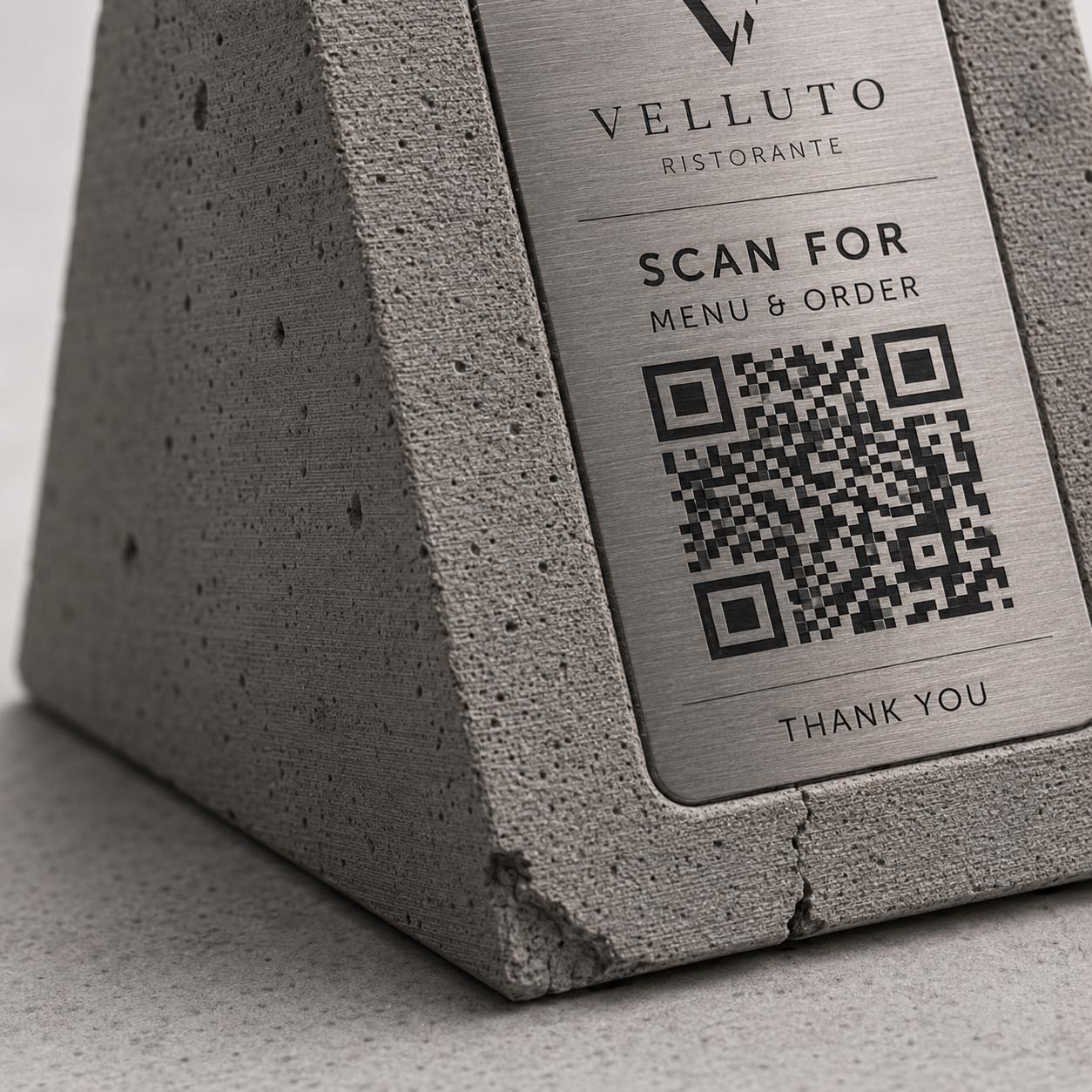 QR Code in pla effetto cemento e nero total black brutalist Personalizzato | Segnaposto Ristorante Elegante | Menu Digitale Menu Cavaliere