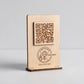 Porta QR Code in legno personalizzato, segnatavolo inciso laser per menu digitale ristorante bar hotel