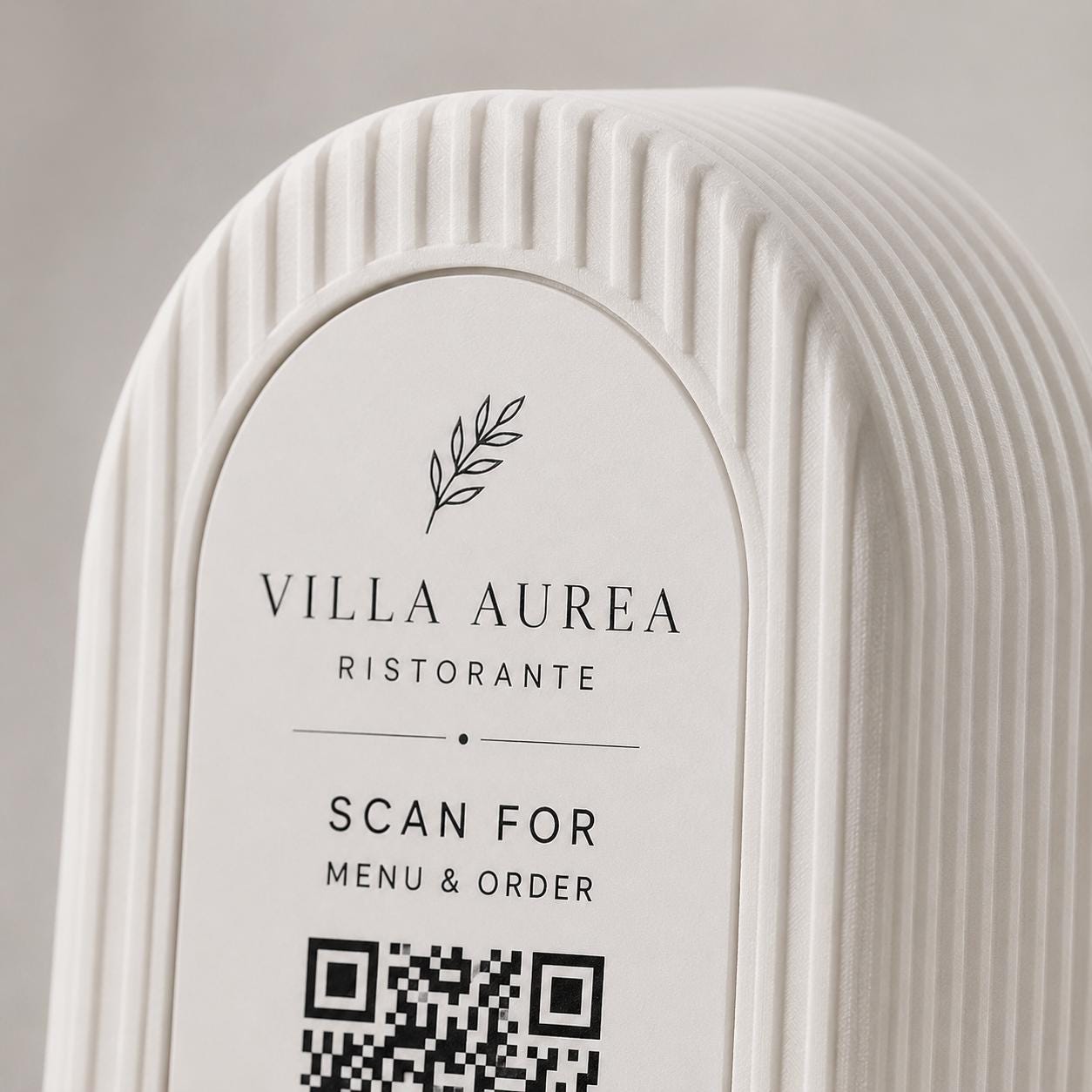 Qr code Linea japandi bianco sporco Espositore Menu QR Code in Stampa 3D e Lastra Incisa al Laser – Linea Japandi Minimal
