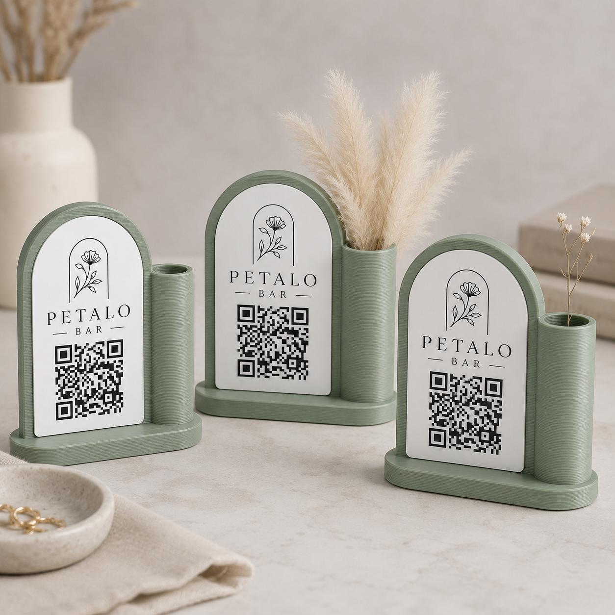 Centrotavola vasetto portafiori con QR Code rosa per caffetterie bar per bar pasticceria bakery floreale qr code boho design