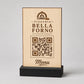 Totem qr code in legno e base in 3d in plastica per caffetterie bar pasticceria bakery floreale qr code design rustico moderno