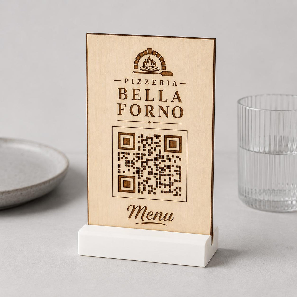 Totem qr code in legno e base in 3d in plastica con basetta per caffetterie bar pasticceria bakery floreale qr code design rustico moderno
