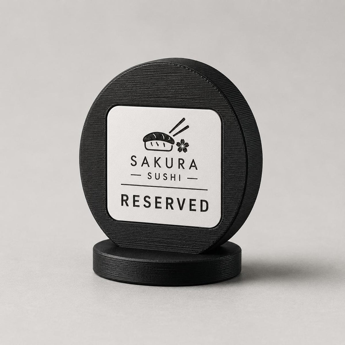 Segnatavolo Reserved Personalizzato | Stand Riservato in Stampa 3D con Targhetta Incisa | Cartello Tavolo Ristorante, Sushi, Bar e Hotel