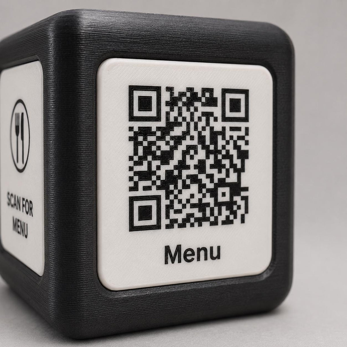 Cubetto nero Espositore QR Code Personalizzato | Menu Digitale, Social Media, Wi-Fi | Stampa 3D e Incisione Laser | Per Ristoranti, Bar