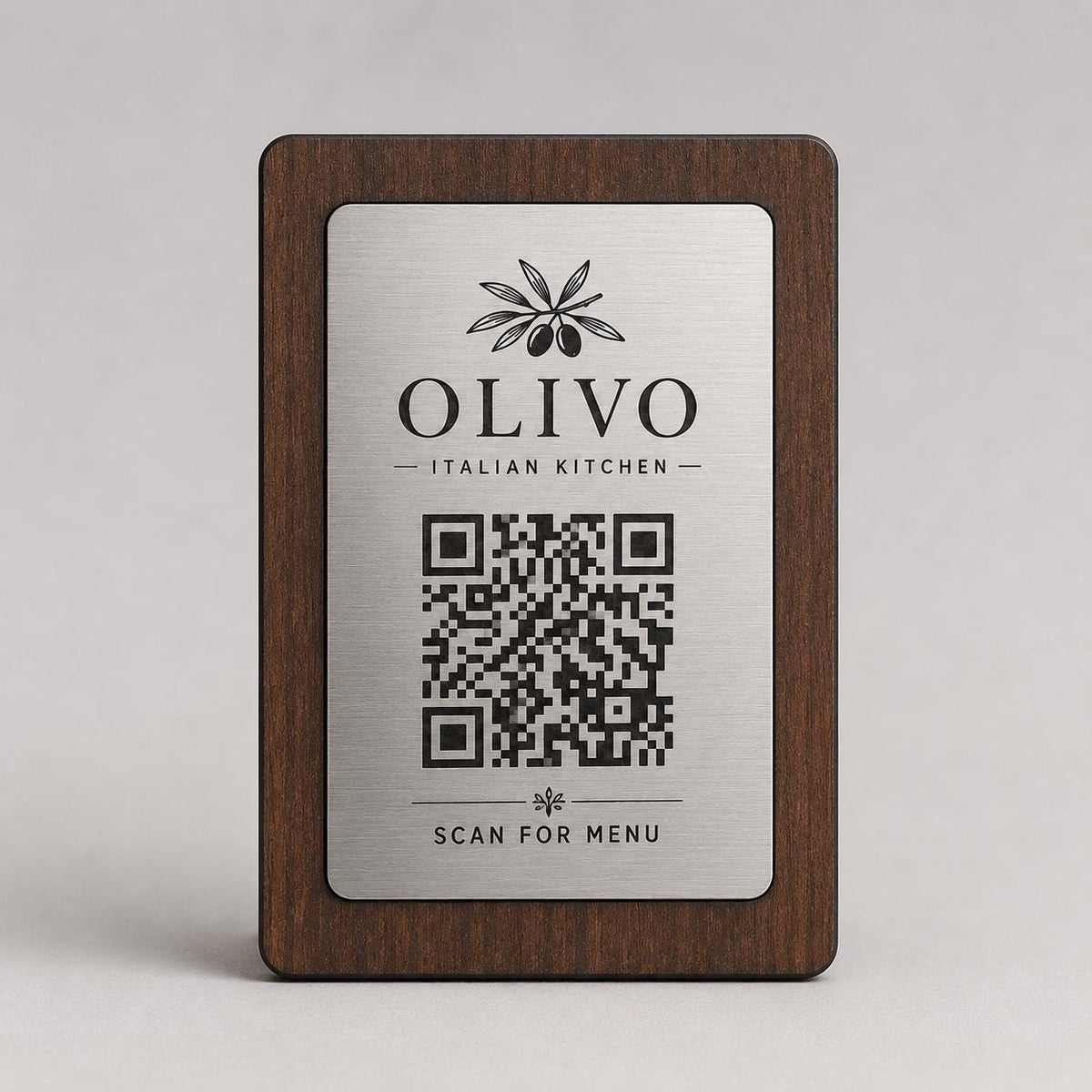 Supporto QR Code da tavolo in plexiglas nero con targhetta ottone o bianco incisa per ristorante bar hotel