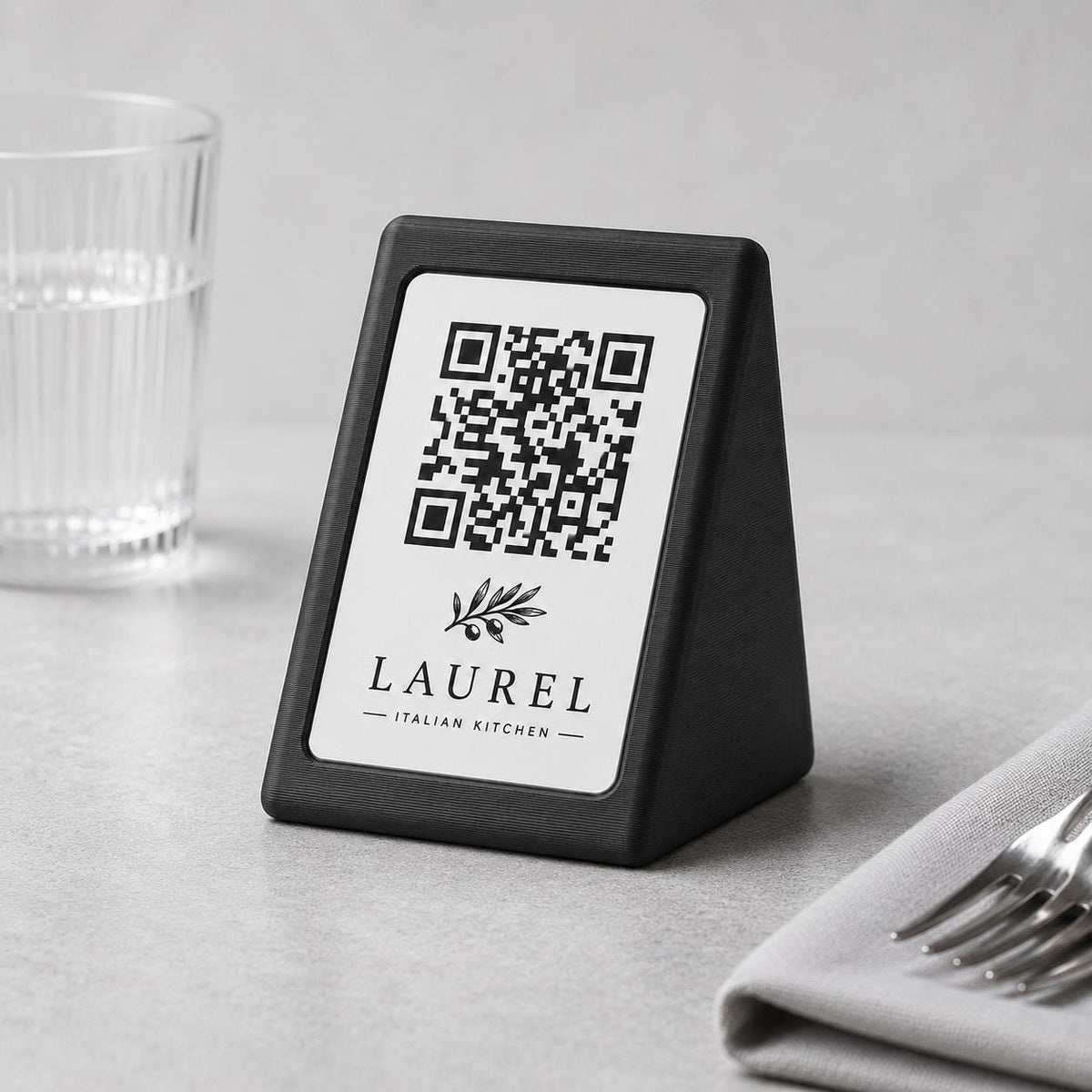 Porta Menu QR Code Personalizzato, Espositore 3D per Tavoli Ristorante e Bar, Segnatavolo con Incisione Logo, Supporto Moderno