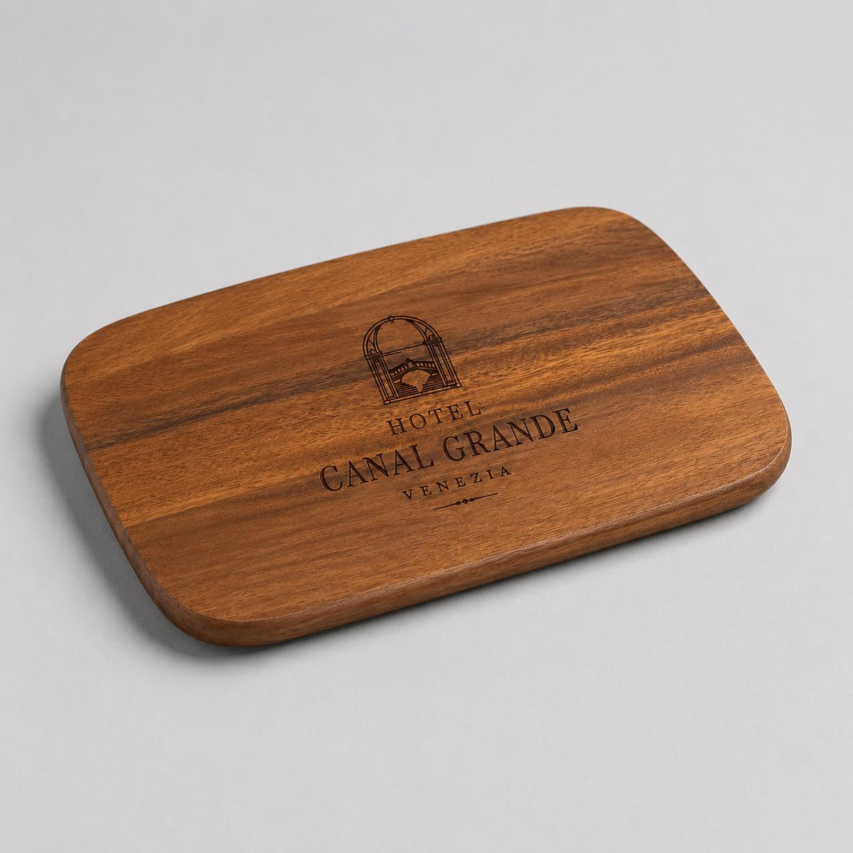 Set di 4 taglieri in legno di acacia, 28 x 20 cm personalizzato con incisione laser. ideale per colazioni come bomboniera per regalo nozze
